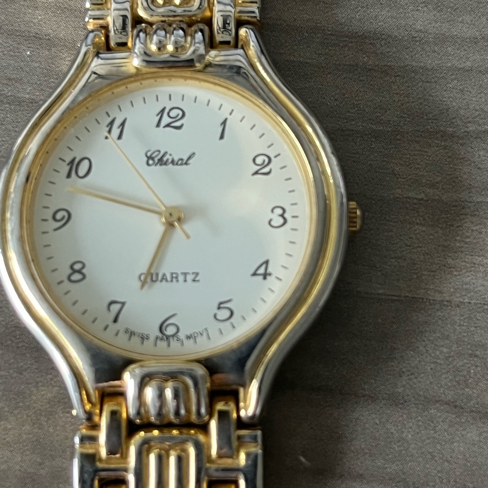 CHIRAL WOMEN’S GOLD TONE QUARTZ ROUND FACE WATCH